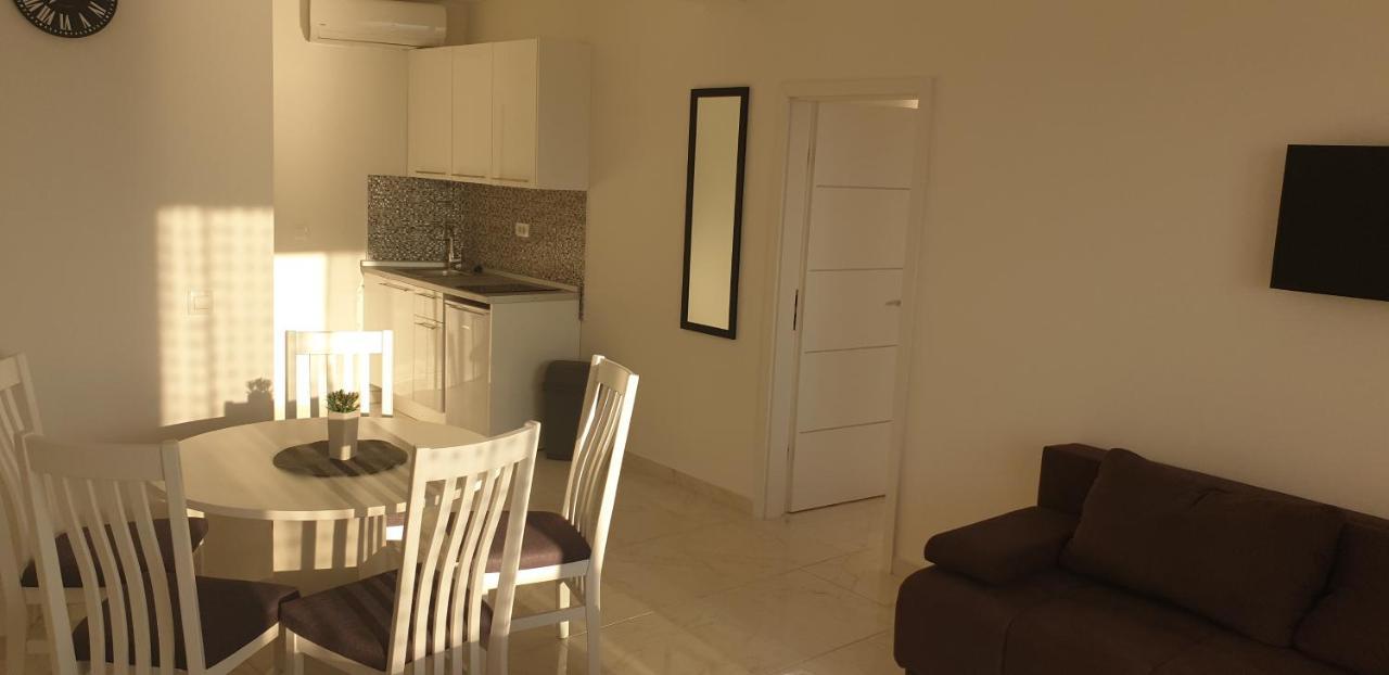 Apartmants Villa Lungo Mare Živogošće Exterior foto